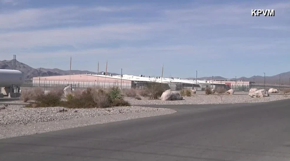 Latino lawmakers spotlight due process concerns after touring Pahrump immigration detention facility
