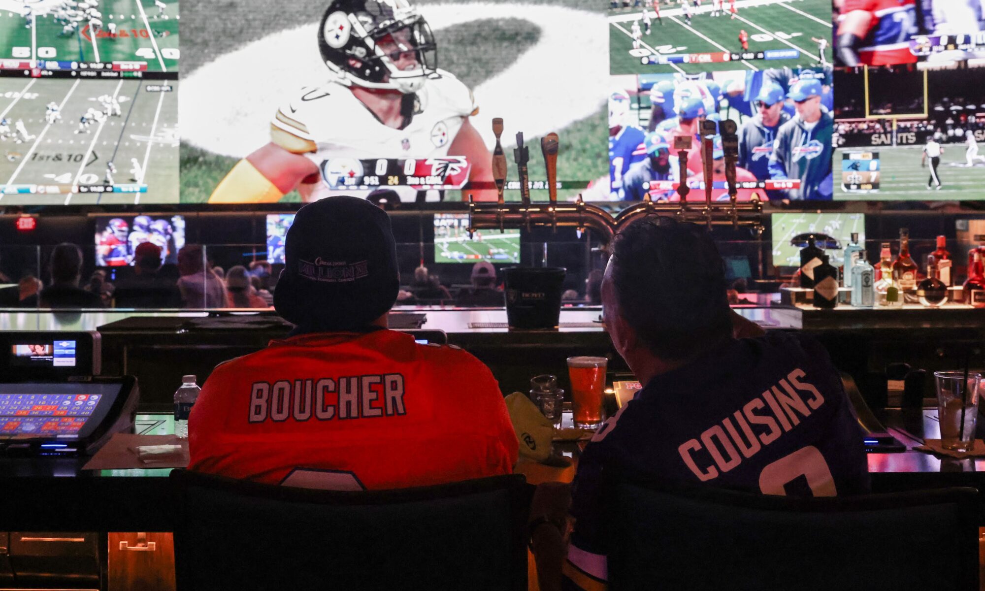Despite online boom, Nevada keeps requiring in-person sports betting registration