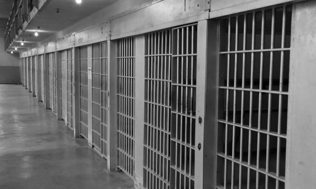 Las Vegas woman gets 30 months for stealing 38 guns from Overton store