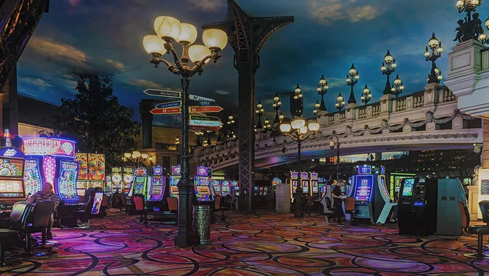 Las Vegas service workers report dramatic 50% drop in tips amid rising prices and tourism decline