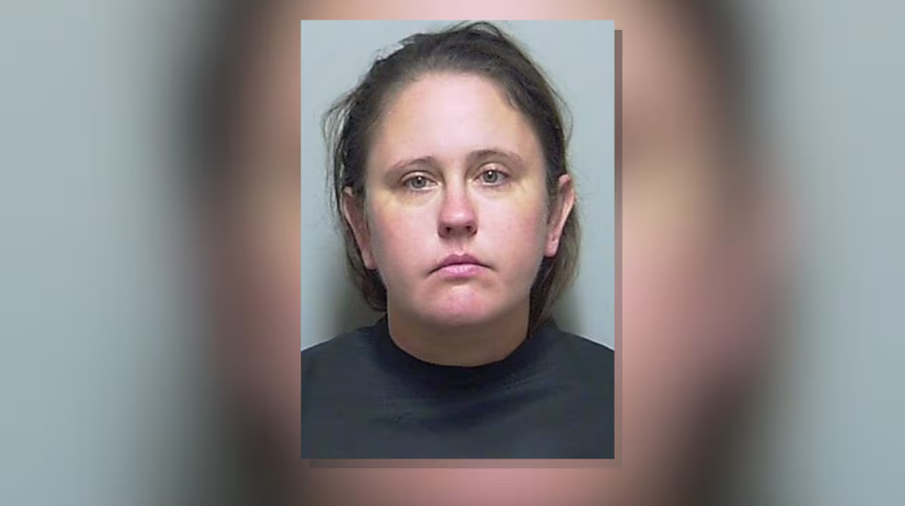 Florida mother arrested after abandoning teen, 7 dogs for Las Vegas birthday trip