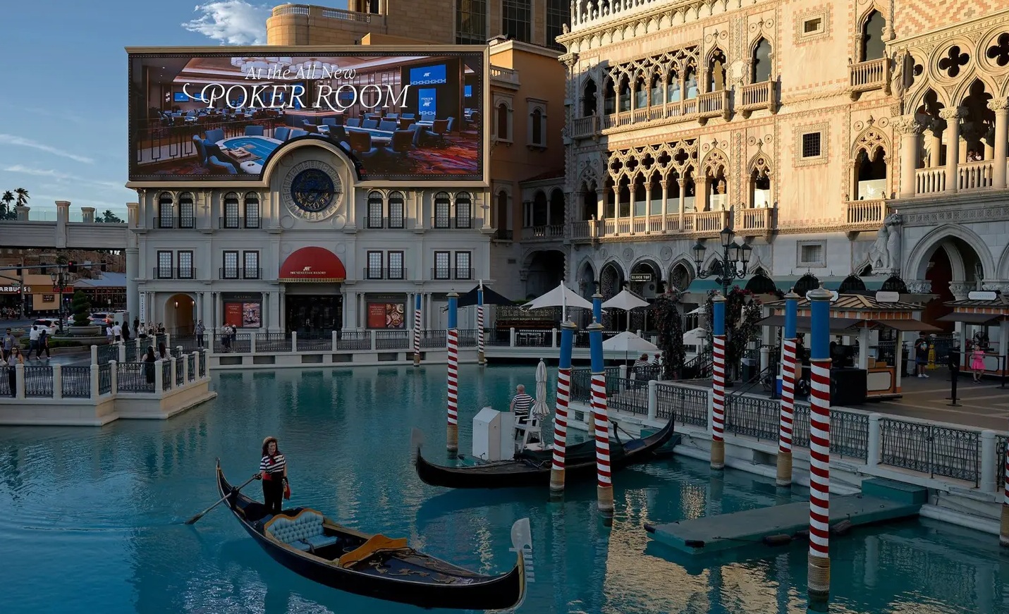 An empty Strip and fewer tips: Is Las Vegas in trouble?